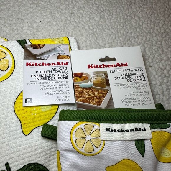 KitchenAid Lemon Kitchen Linen Set 4 Pieces (2 Towels 2 Mitts) NWT - Picture 3 of 7
